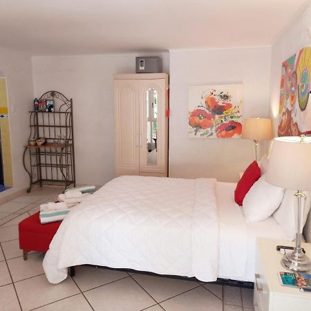 Sunflower Villa Studios Palm Beach Luaran gambar