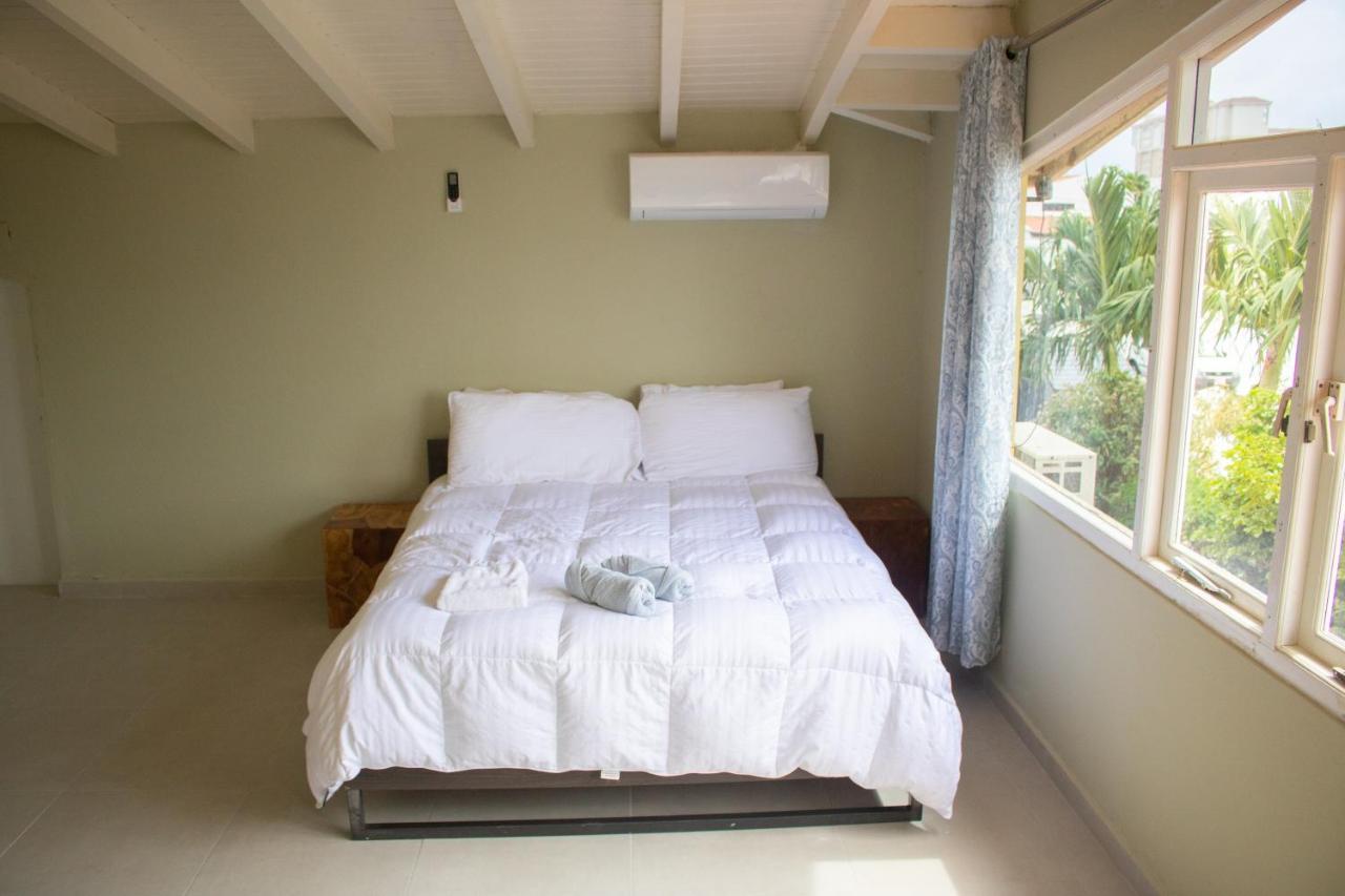 Sunflower Villa Studios Palm Beach Luaran gambar