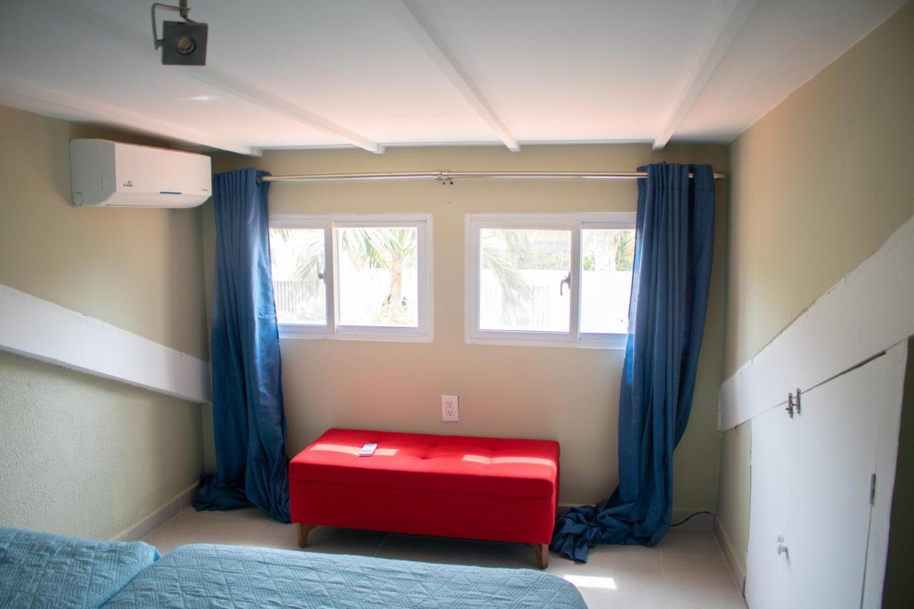 Sunflower Villa Studios Palm Beach Luaran gambar
