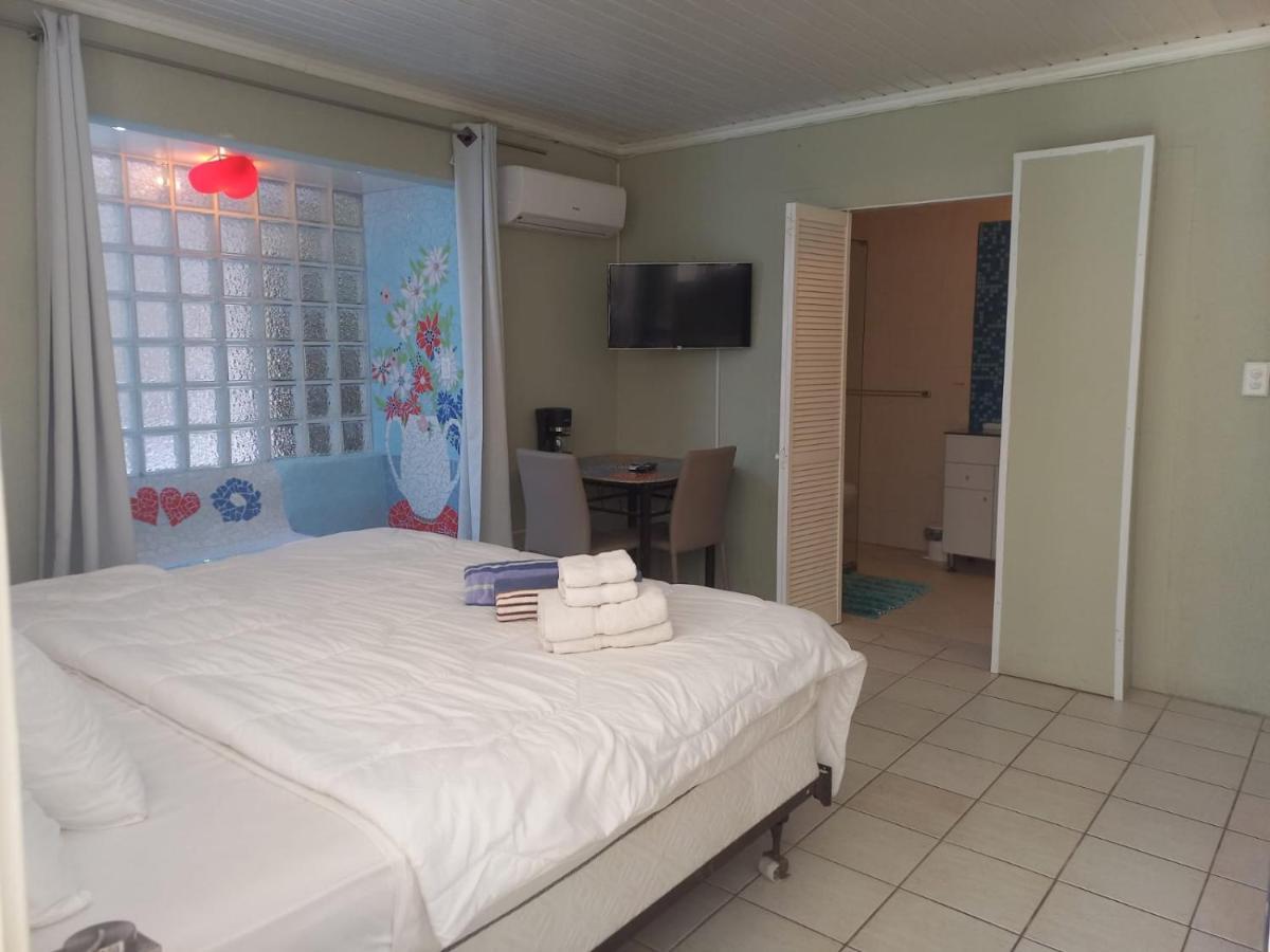 Sunflower Villa Studios Palm Beach Luaran gambar