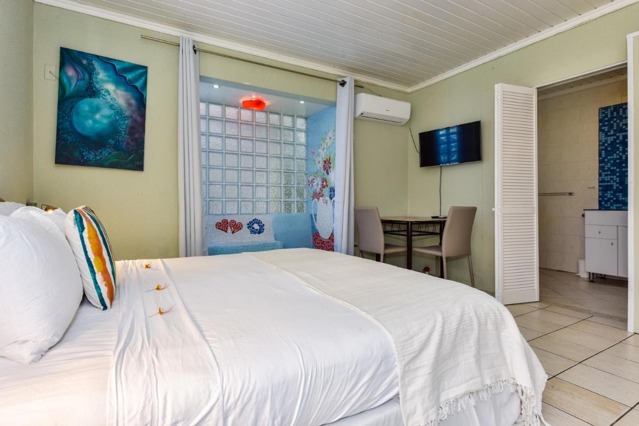 Sunflower Villa Studios Palm Beach Luaran gambar